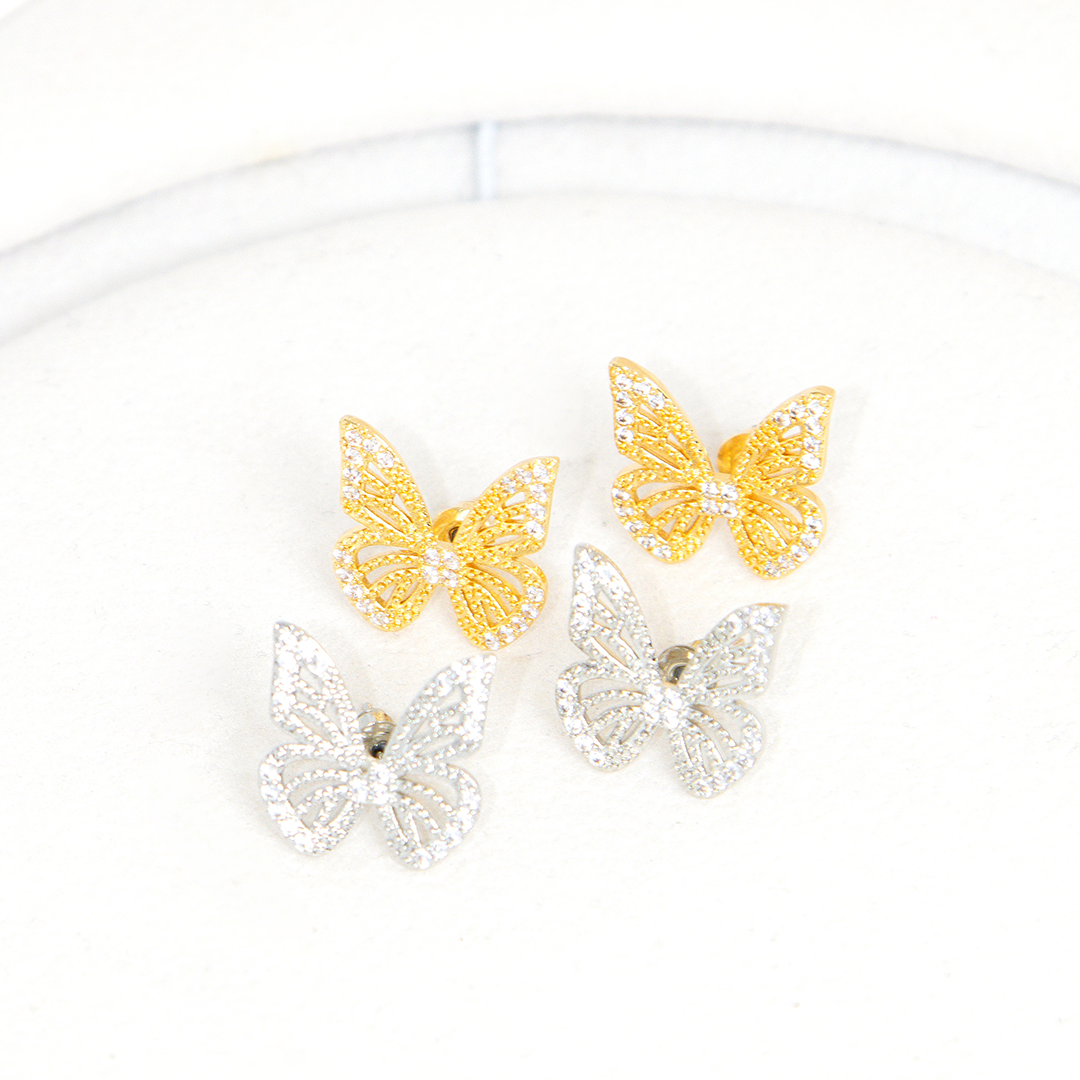 Brinco Borboleta Vazado com Zircônias Banhado