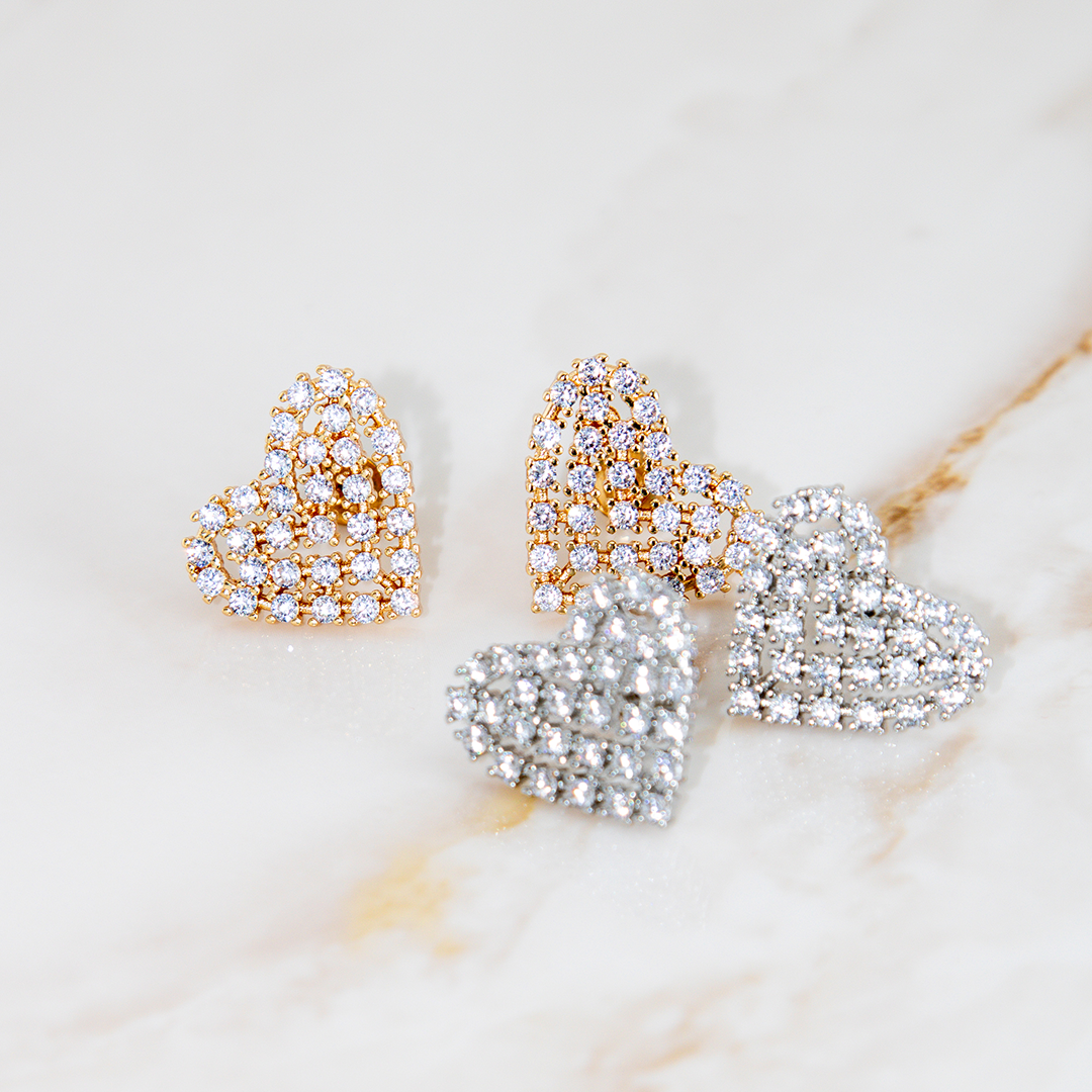 Brinco Coração Cravejado Com Zircônia Banhado