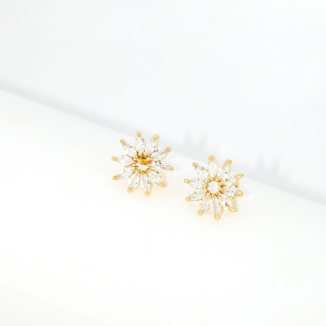 Conjunto Flor Solar Cravejado Banhado