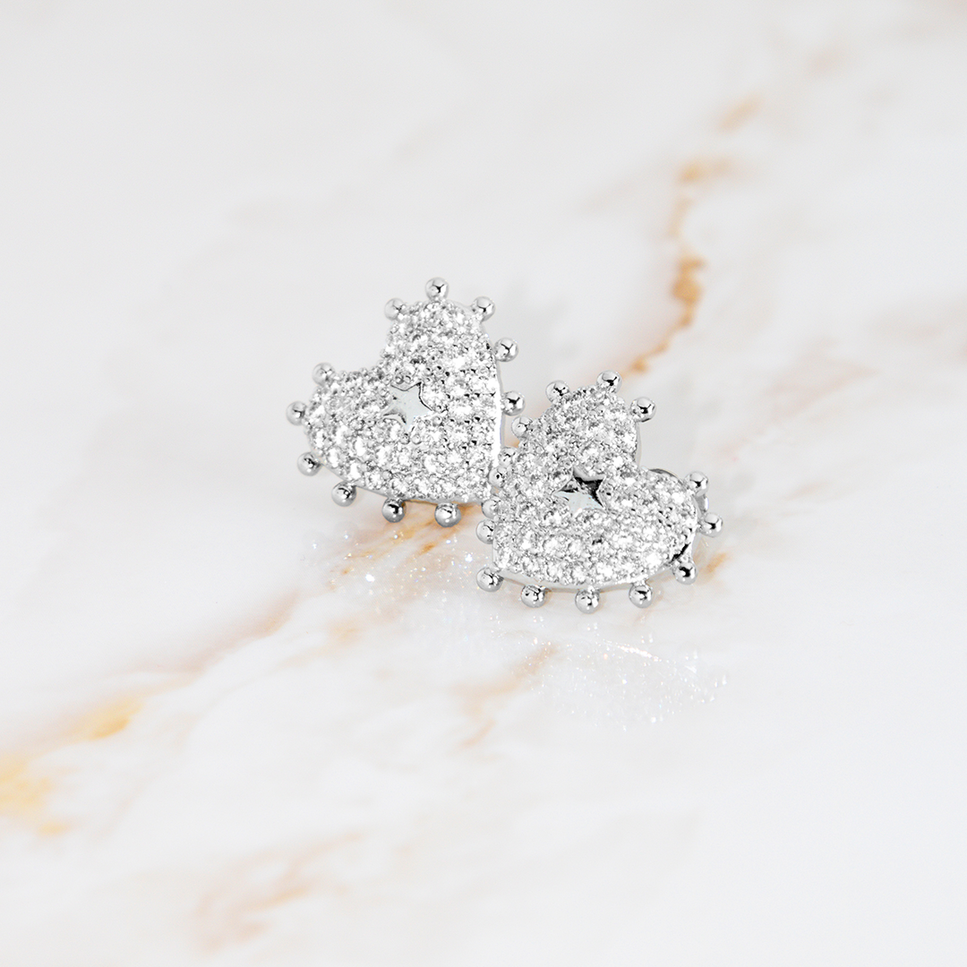 Brinco Coração Cravejado Com Estrela Banhado