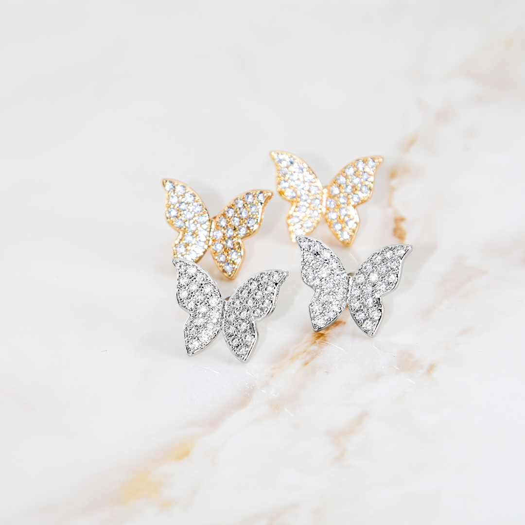 Brinco Borboleta Brilho de Luz Banhado