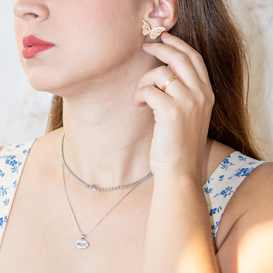 Brinco Borboleta Media Cravejada Banhado