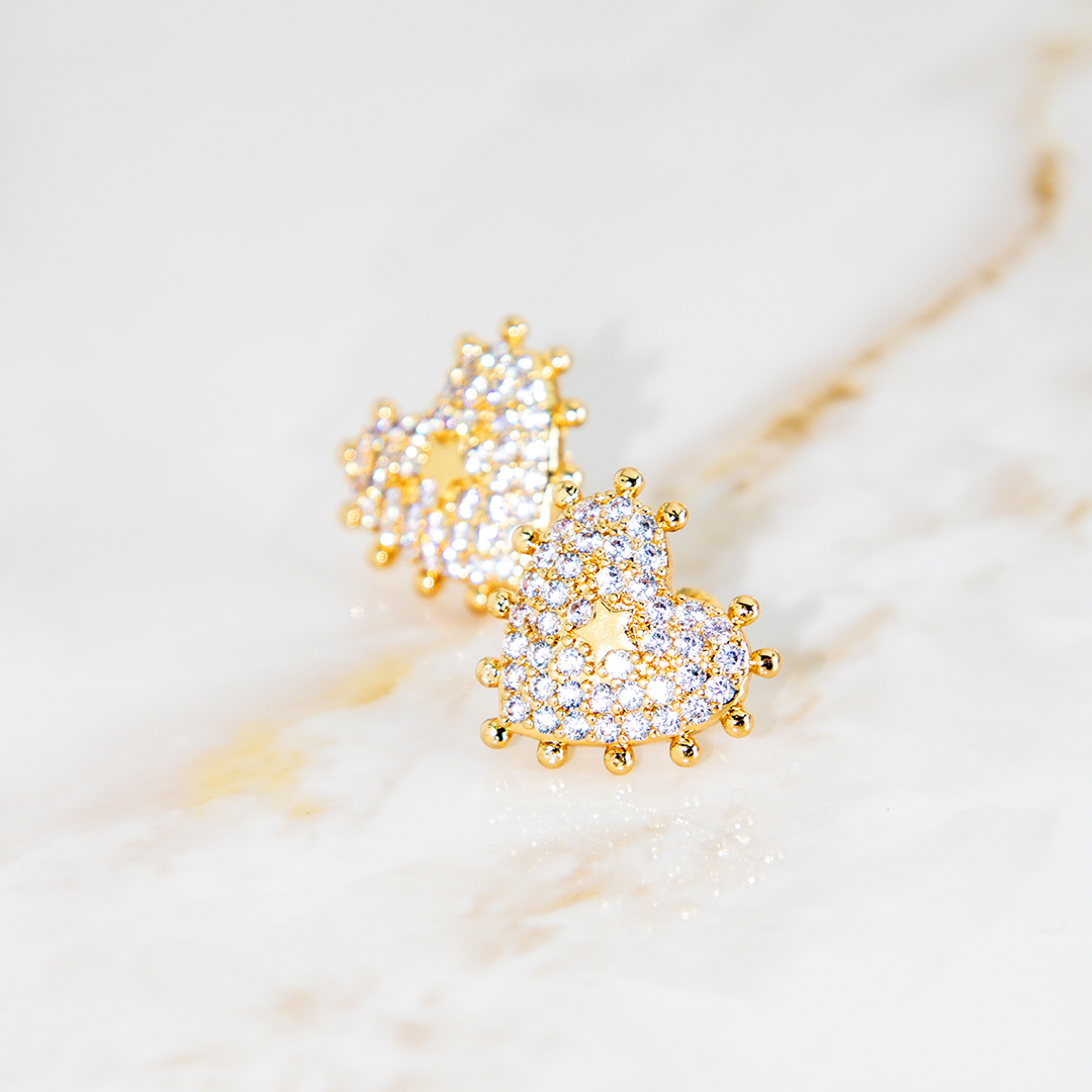 Brinco Coração Cravejado Com Estrela Banhado