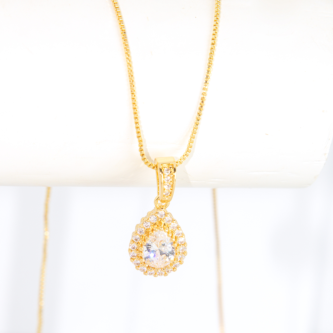 Conjunto Gota Brilhante Pequena Cravejado Banhado