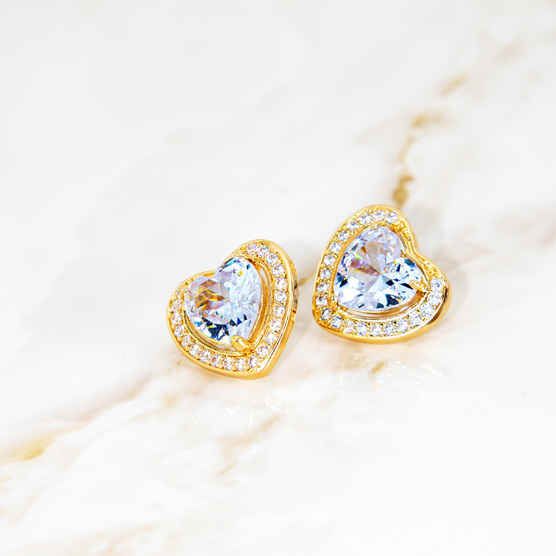 Brinco Coração De Cristal Cravejado Banhado